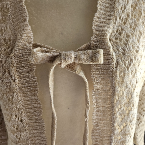 Gently used open front short cardigan (D29) - Picture 3 of 4